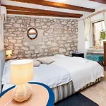 Revera Rooms