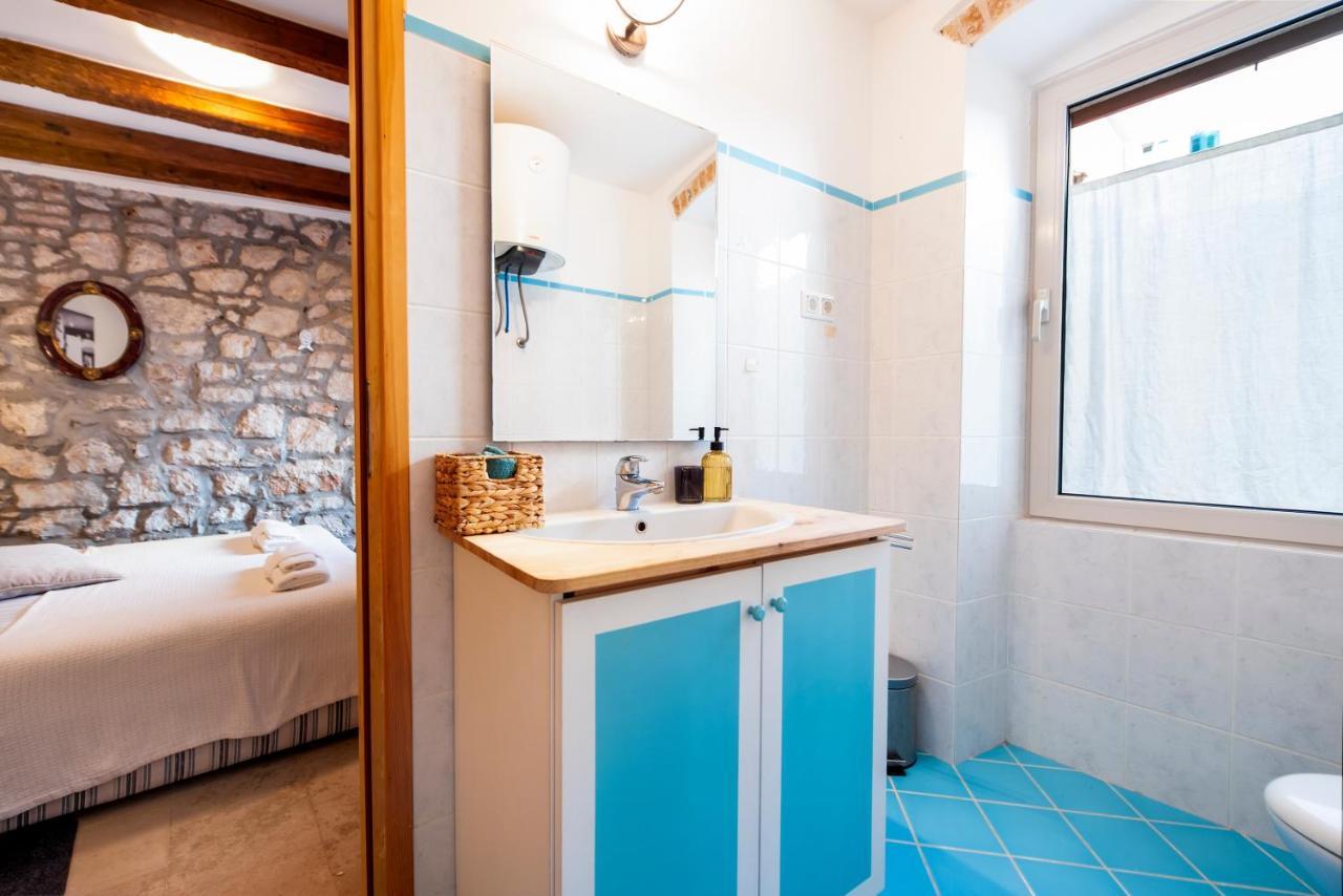 Revera Guest house